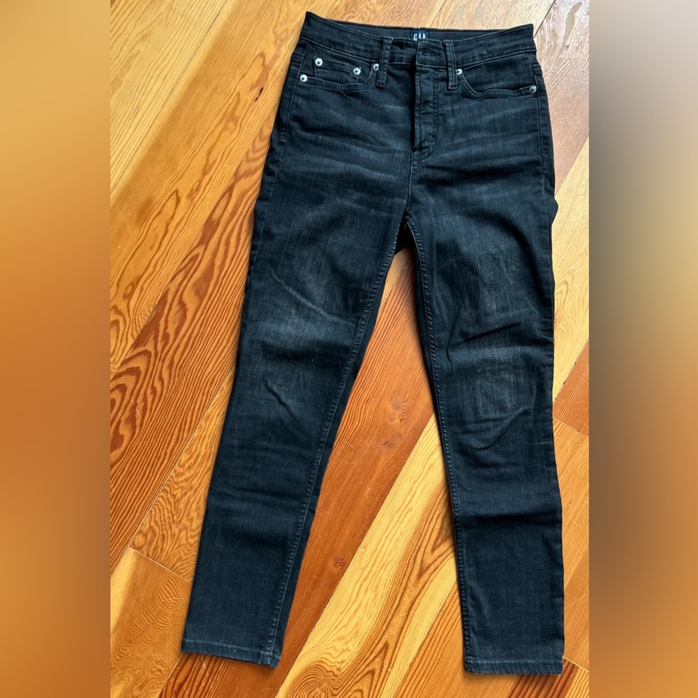 Black GAP jeans